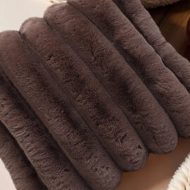 Primaviera Rib Rabbit Fur Kussen Taupe1